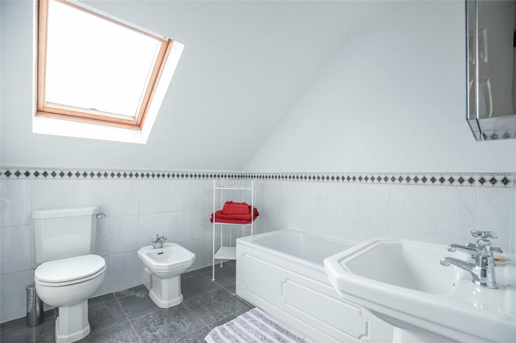 Additional image 19 of Orchard Drive, Park Street, St. Albans, Hertfordshire, AL2