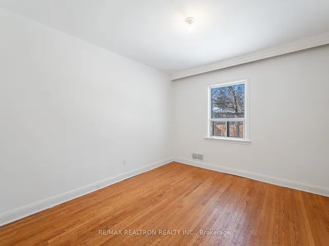 Additional image 7 of 10 Laurelcrest Ave