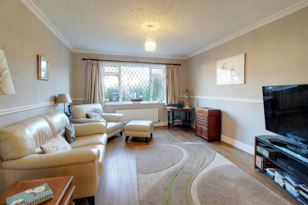 Additional image 3 of Peplins Way, Brookmans Park