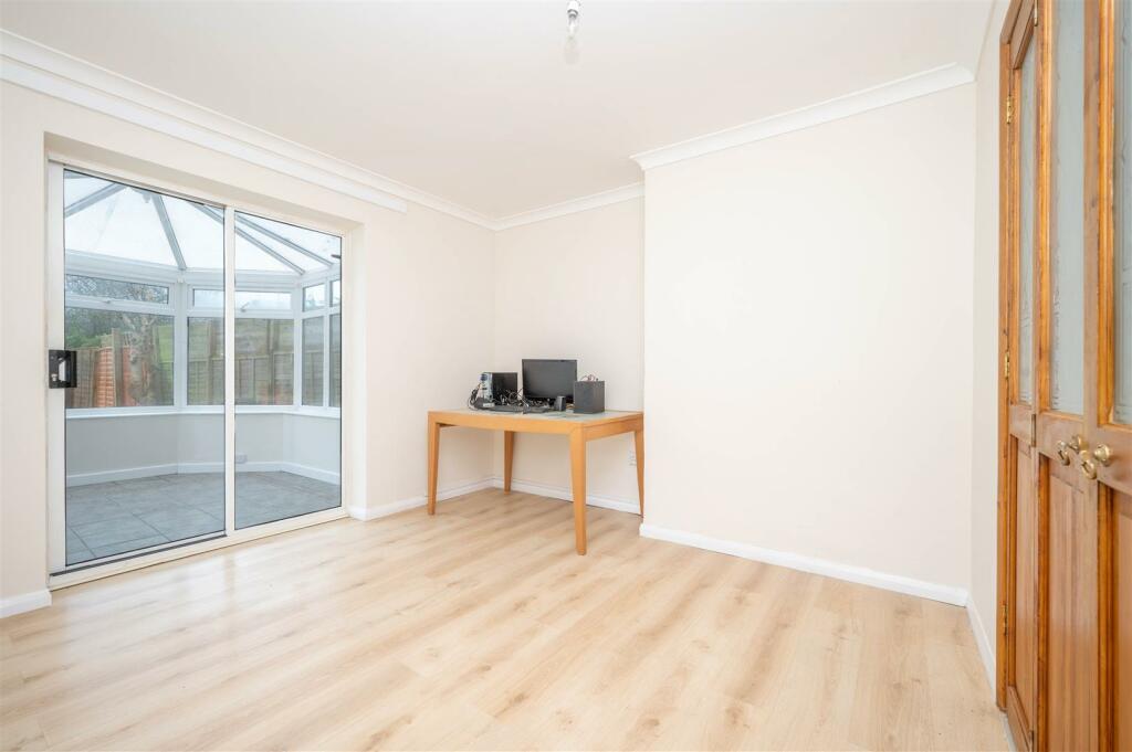 Additional image 5 of Meadow Road, Henley-In-Arden