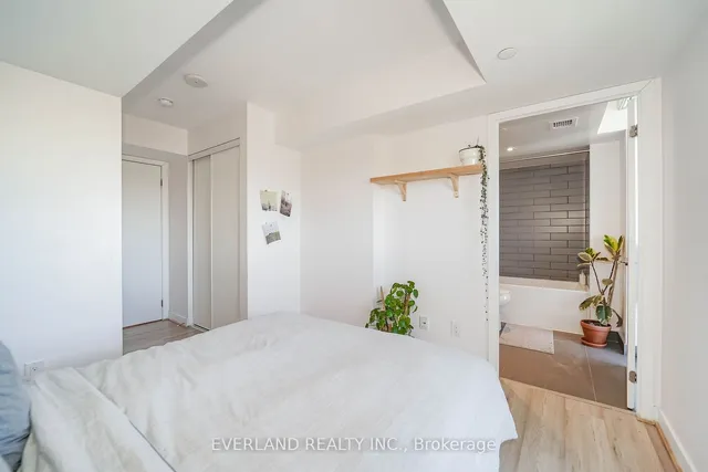 Additional image 16 of 160 Flemington Rd Unit 1005