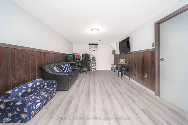 Additional image 35 of 27 Vodden Crt