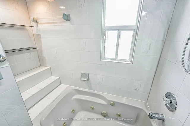 Additional image 26 of 18 Shoreview Dr