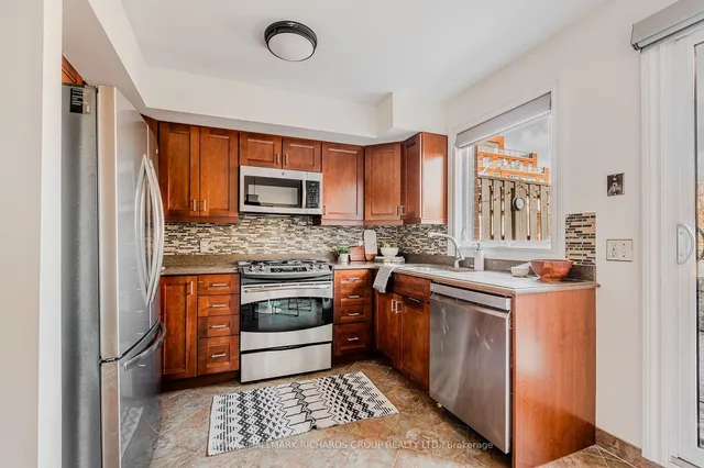 Additional image 9 of 17 Brick Crt