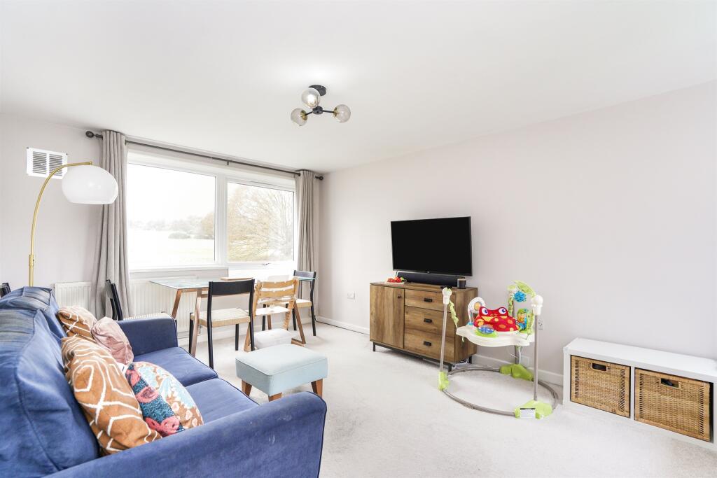 Additional image 15 of Bowling Close, Harpenden