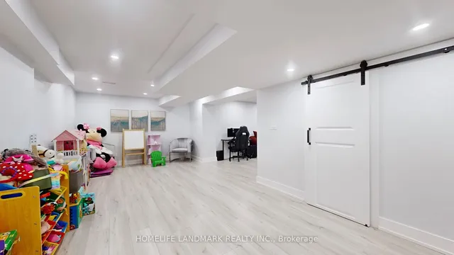 Additional image 31 of 315 North Park Blvd