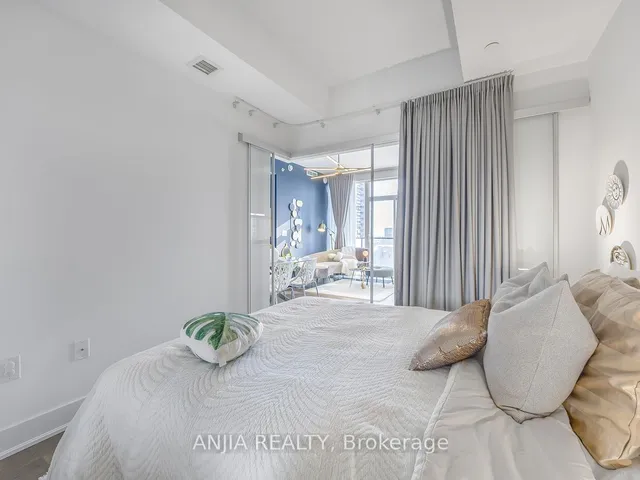 Additional image 16 of 955 Bay St Unit 3003