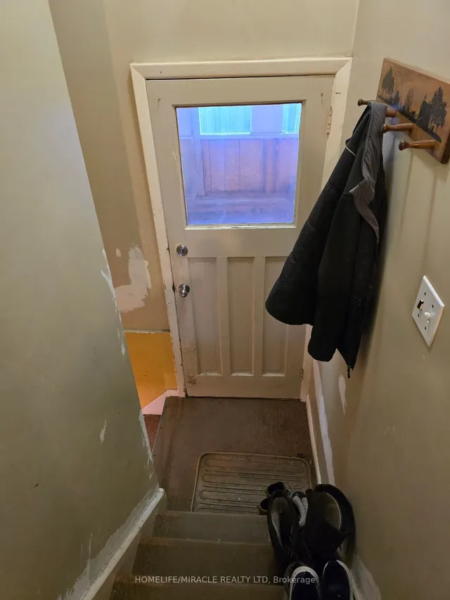 Additional image 13 of 19 Blakemanor Blvd