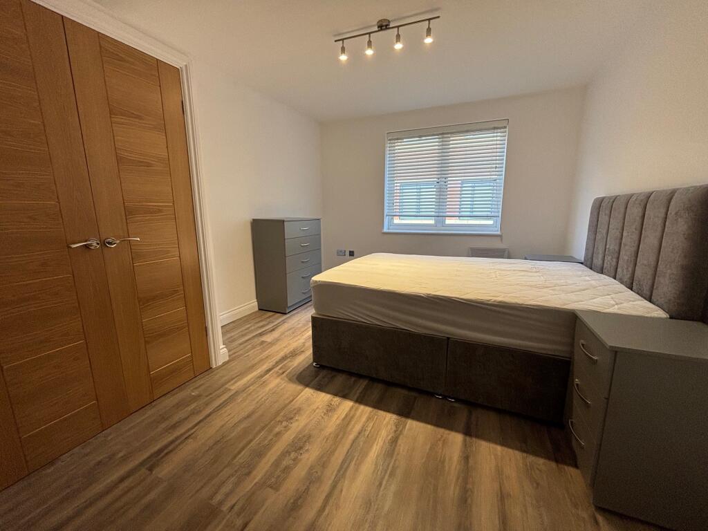 Additional image 6 of The Mint