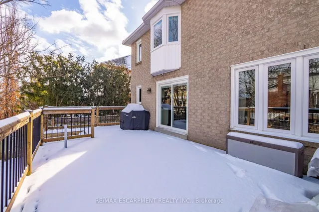 Additional image 35 of 45 STRATHROY Cres