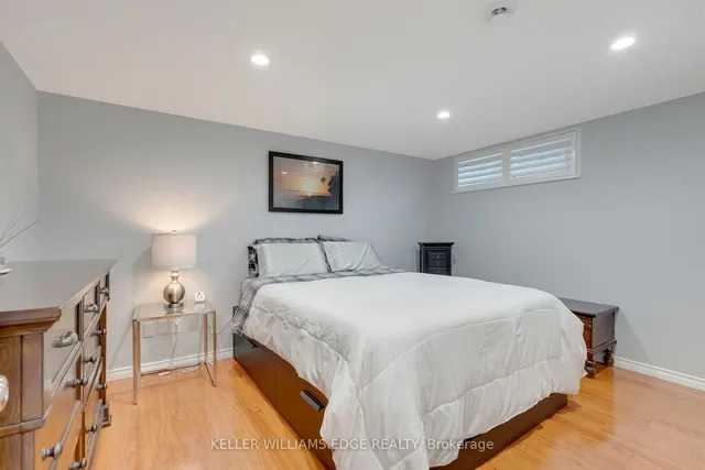 Additional image 33 of 15 Laurendale Ave