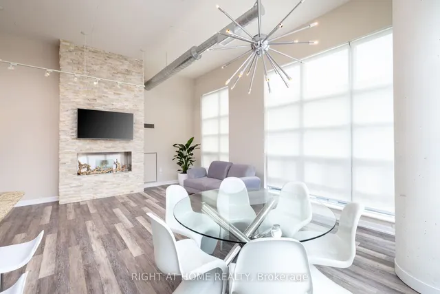 Additional image 7 of 380 Macpherson Ave Unit 306