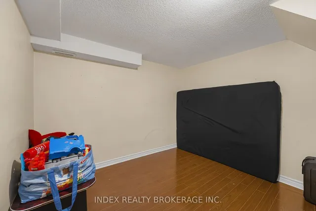 Additional image 39 of 33 Timberwolf Rd