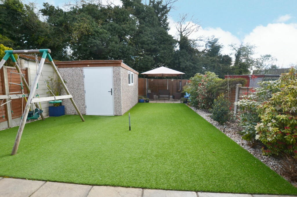 Additional image 18 of Edward Road, Maypole