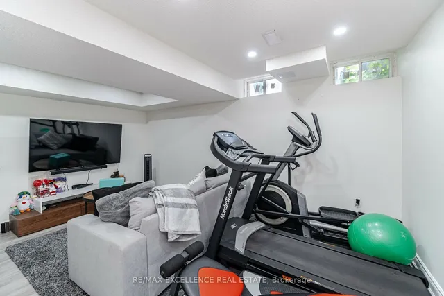 Additional image 16 of 15 Davenfield Circ