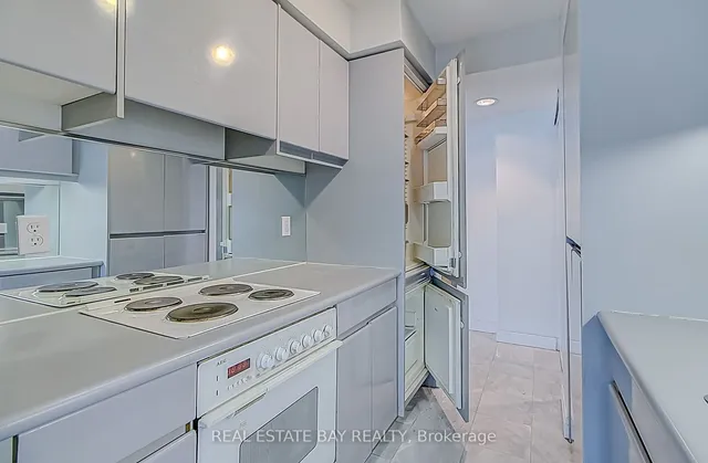 Additional image 15 of 50 Lombard St Unit 1005