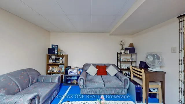 Additional image 24 of 24 Streamdale Crt