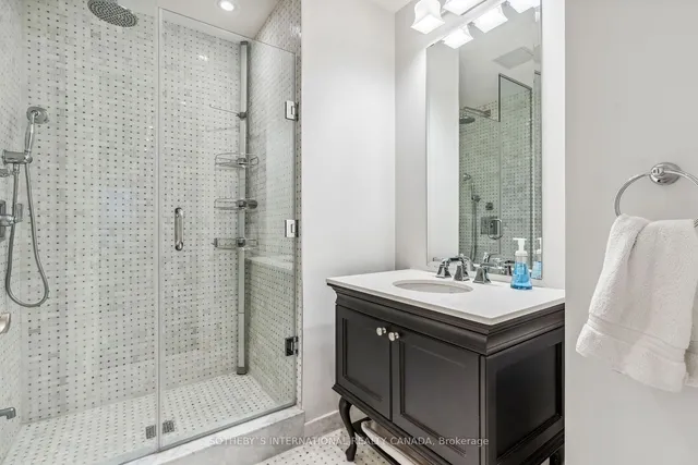 Additional image 7 of 22 Leader Lane Unit 533