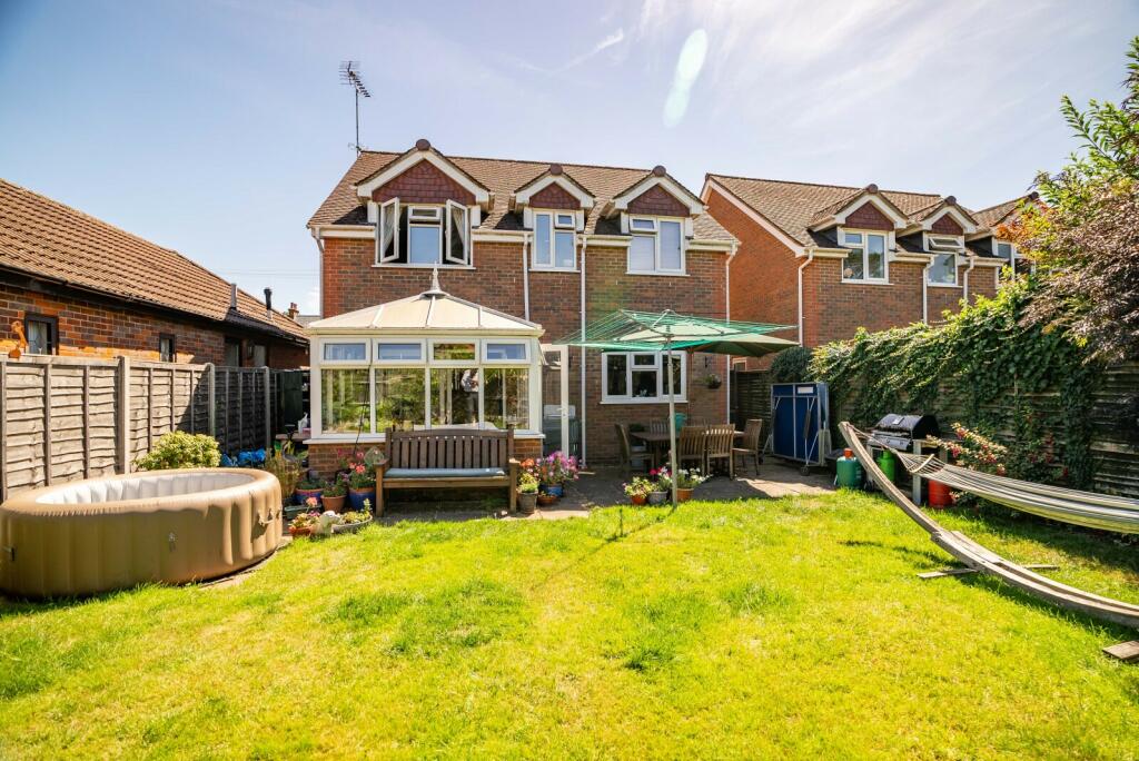 Additional image 17 of Hawfield Gardens, Park Street, St. Albans, Hertfordshire, AL2