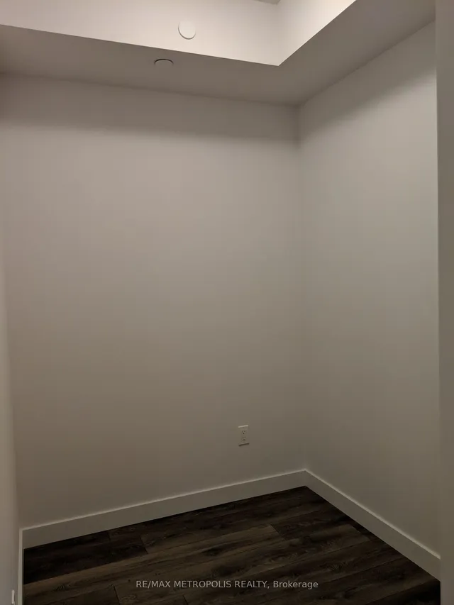 Additional image 6 of 8 Eglinton Ave Unit 1504