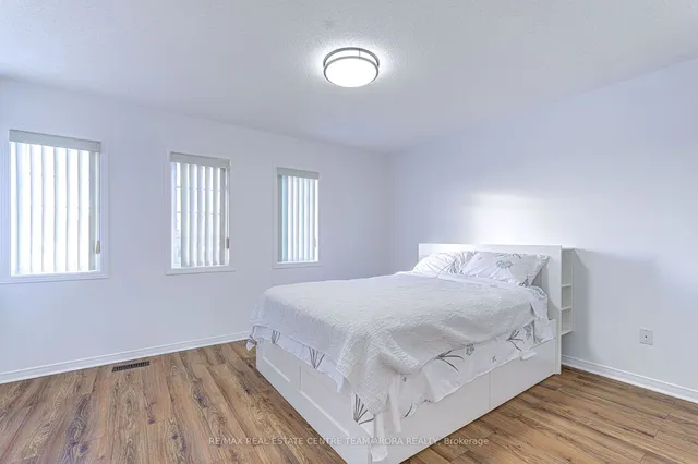 Additional image 24 of 15 Roundstone Dr