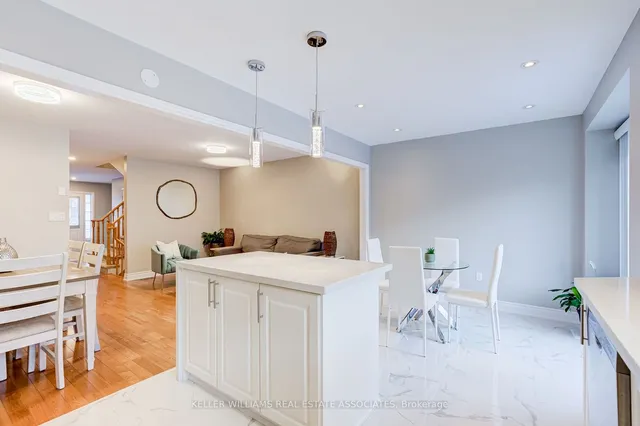 Additional image 24 of 94 Panton Tr