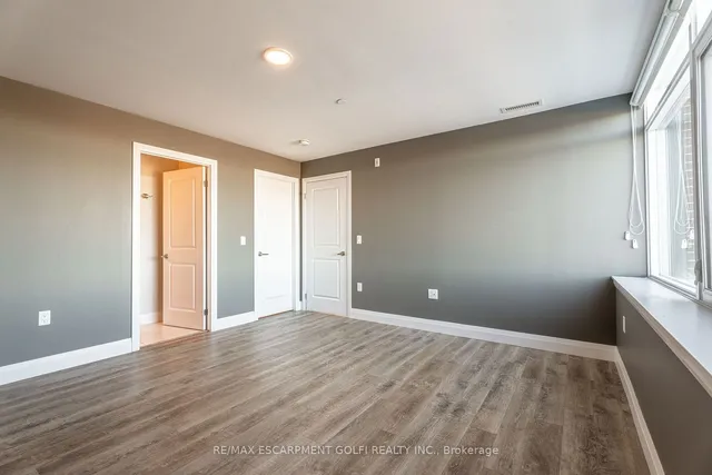 Additional image 18 of 1 Redfern Ave Unit 329