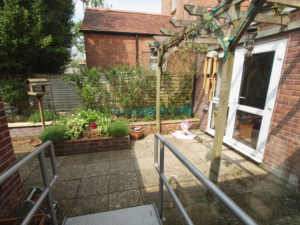 Additional image 11 of Grove Avenue, Yeovil