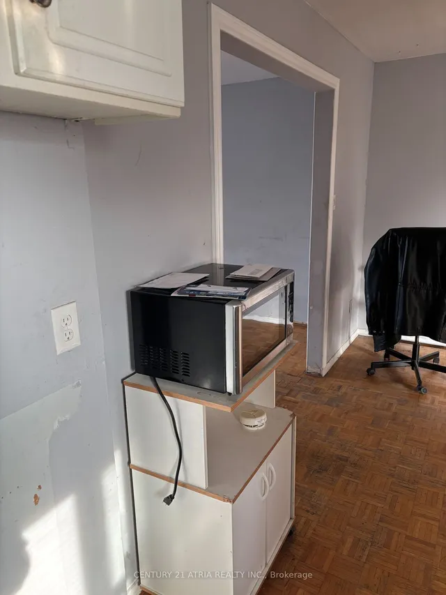 Additional image 10 of 79 United Sq