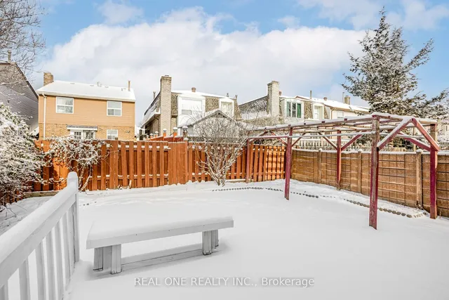 Additional image 38 of 32 Belinda Sq