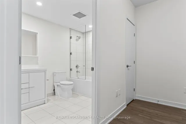 Additional image 10 of 212 King William St Unit 619