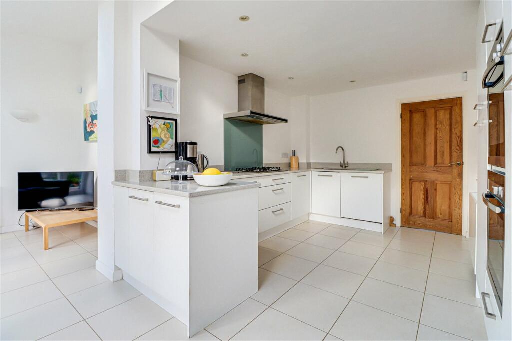 Additional image 22 of Bloomfield Road, Harpenden, Hertfordshire, AL5