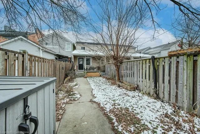 Additional image 32 of 245 Wellington St