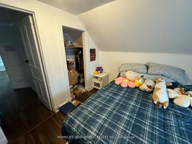 Additional image 28 of 61 Broadway Ave