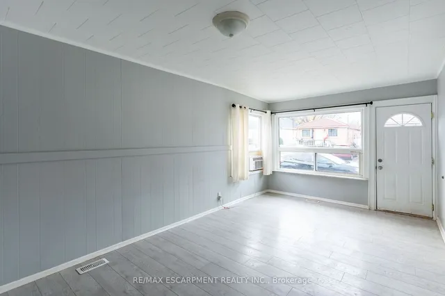 Additional image 5 of 289 Roxborough Ave