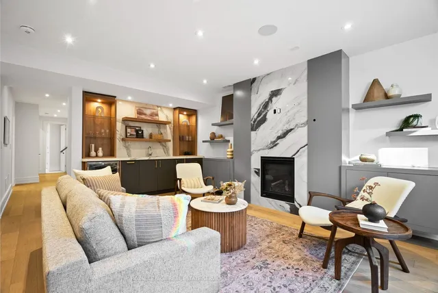 Additional image 30 of 39 Sharron Dr