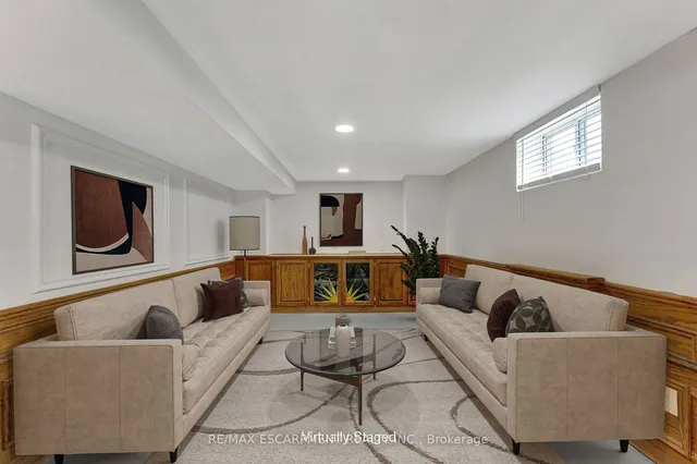 Additional image 33 of 131 East 42nd St