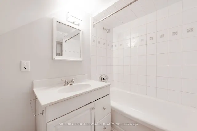 Additional image 15 of 882 Davenport Rd