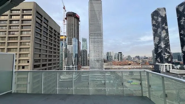 Additional image 29 of 15 Queens Quay Unit 2009