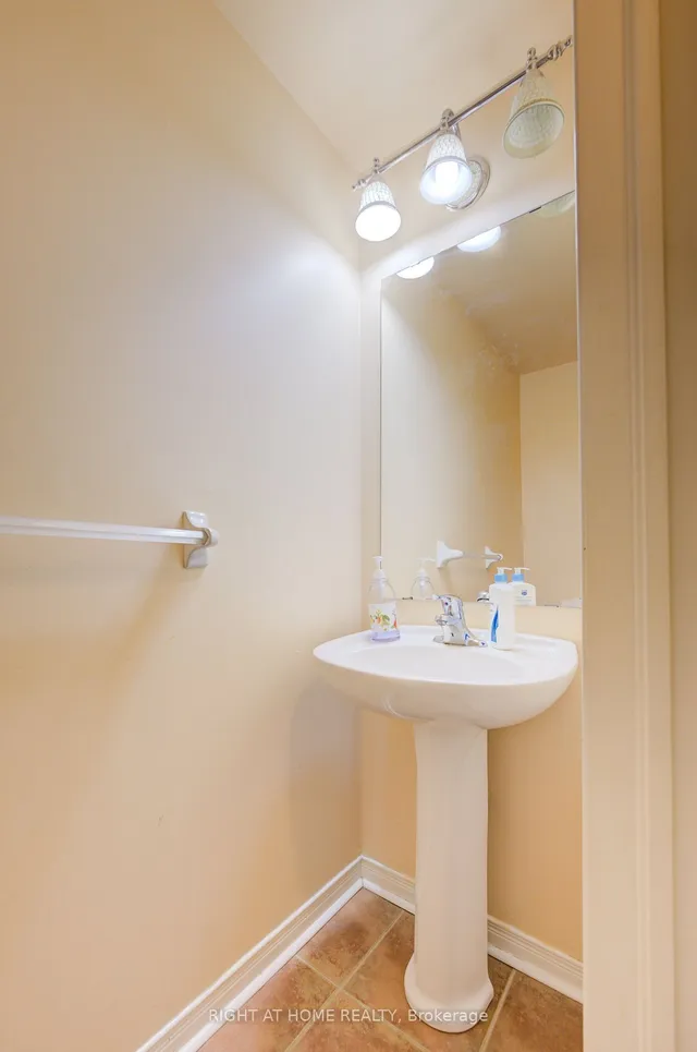 Additional image 8 of 1100 Bonin Cres