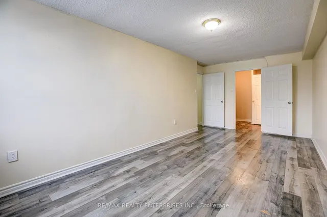 Additional image 8 of 4060 Lawrence Ave Unit 412