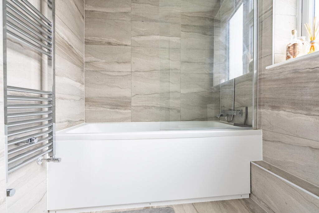 Additional image 12 of Sycamore Drive, Park Street, St. Albans, Hertfordshire, AL2