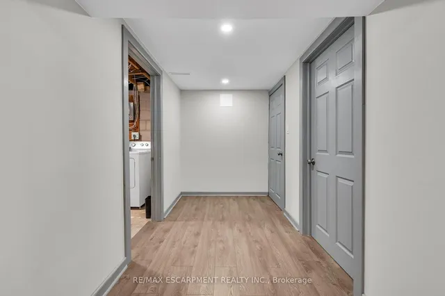 Additional image 30 of 31 Bobolink Rd