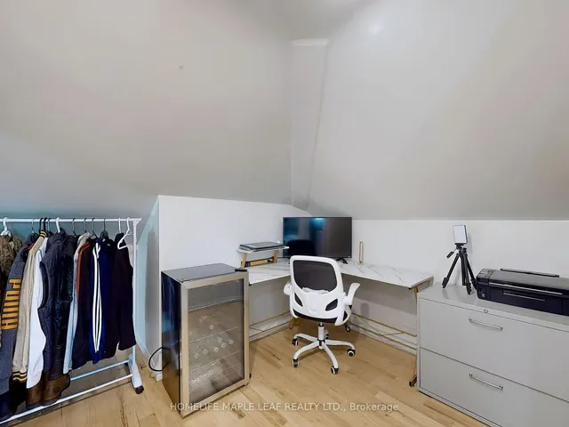 Additional image 21 of 62 Montrose Ave