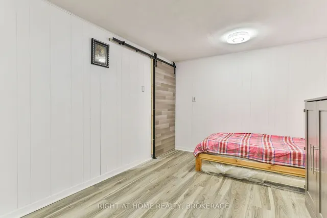 Additional image 31 of 2 Desantis Crt