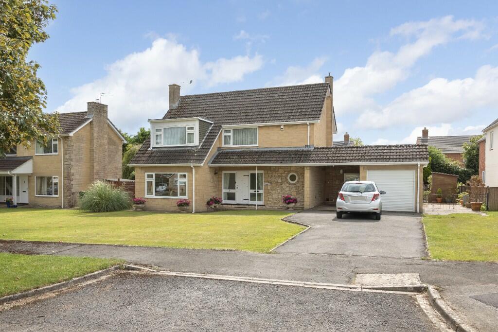 Primary image of The Hunt Close, Semington