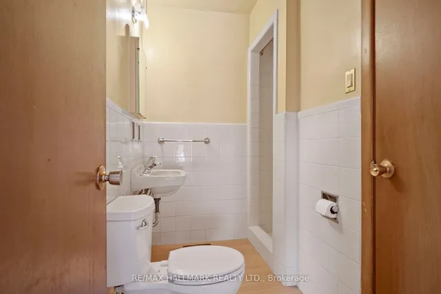 Additional image 17 of 34 Linelle St