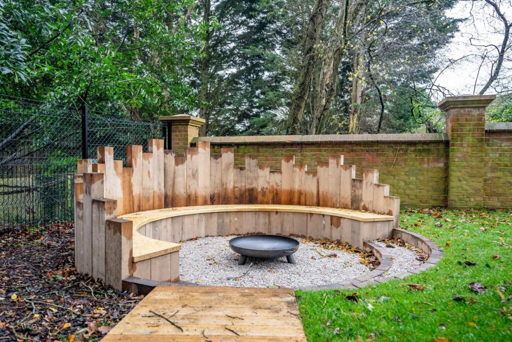 Additional image 39 of Oakridge, Drop Lane, Bricket Wood, St Albans, AL2