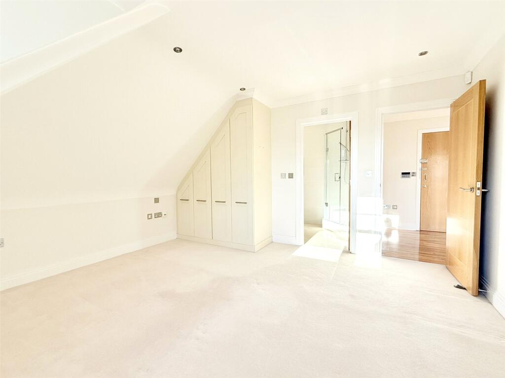 Additional image 9 of Georges Wood Road, Brookmans Park, Hertfordshire, AL9