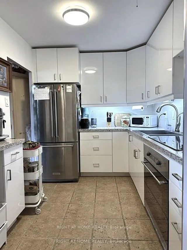 Additional image 12 of 346 The West Mall Unit 603